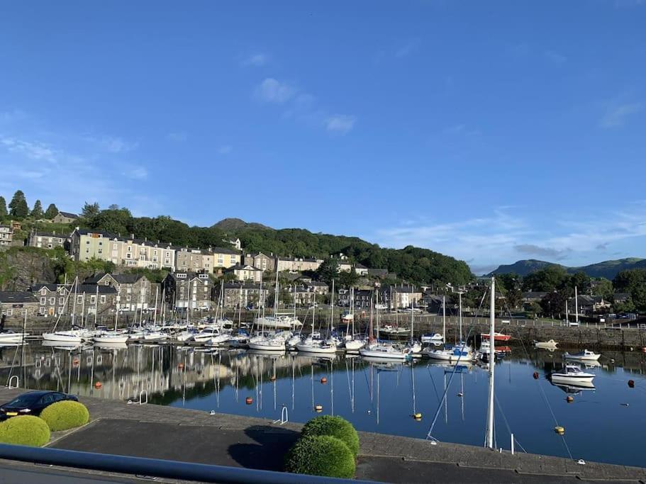 Harbour Haven: Spectacular Views Porthmadog Exterior foto